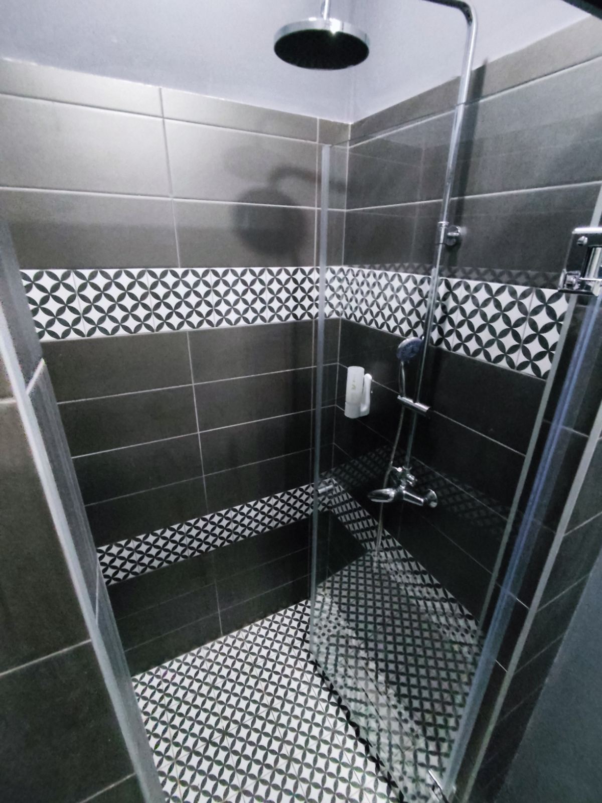 IMG e8c1d3a0852c45e398bd25302a3d19cb V