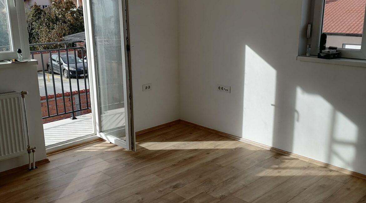 Stan površine 40,68m2 u Novom Sadu, na prvom spratu-Telep