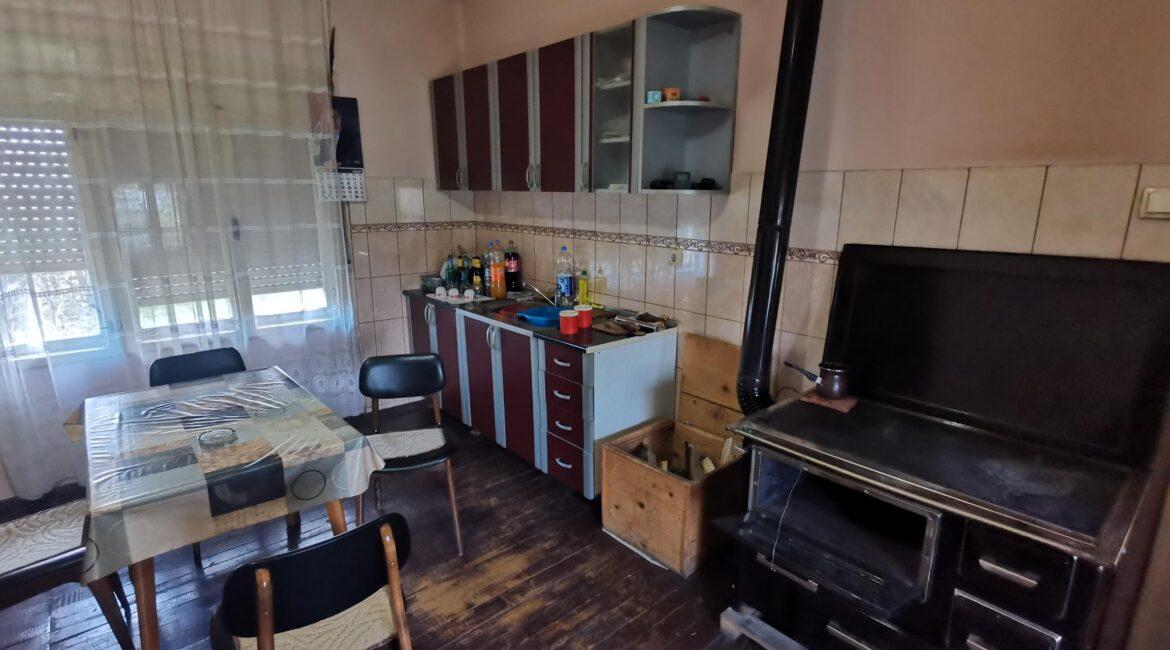 Seosko domaćinstvo na 46 ari+pašnjak od 55 ari – Crna Bara, Bogatić