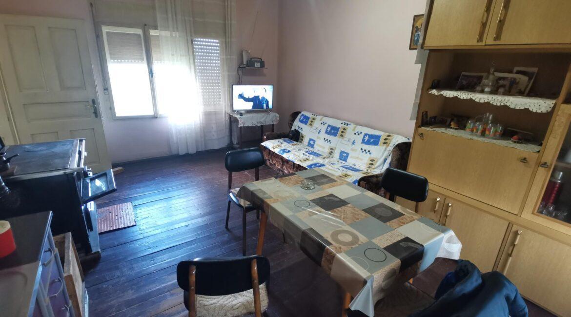 Seosko domaćinstvo na 46 ari+pašnjak od 55 ari – Crna Bara, Bogatić