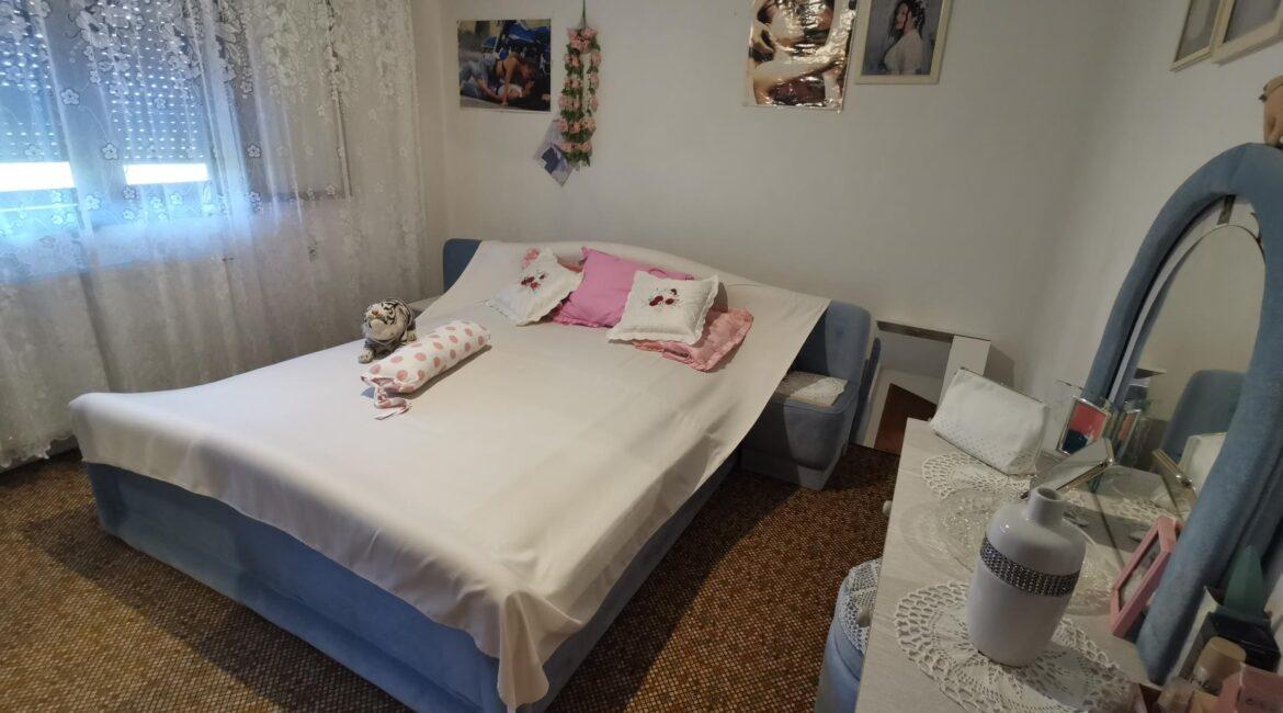 NA PRODAJU spratna kuća od 150m2 u centru Vladimiraca