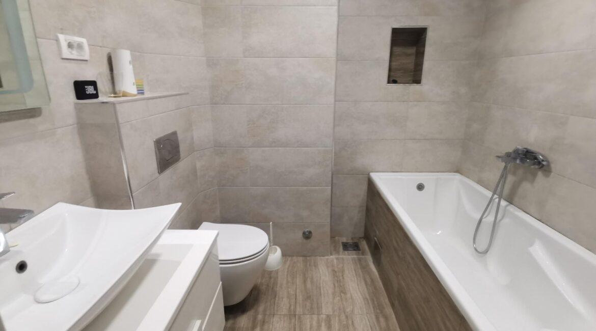 Prodaje se trosoban stan površine 83m2 u strogom centru Šapca