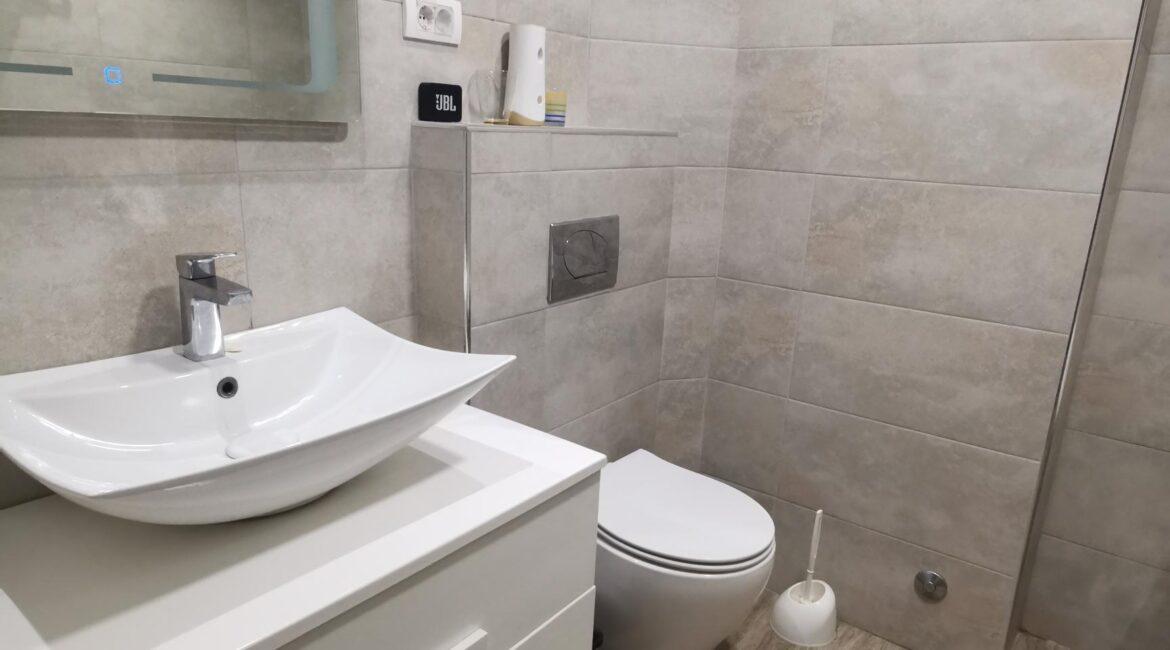 Prodaje se trosoban stan površine 83m2 u strogom centru Šapca