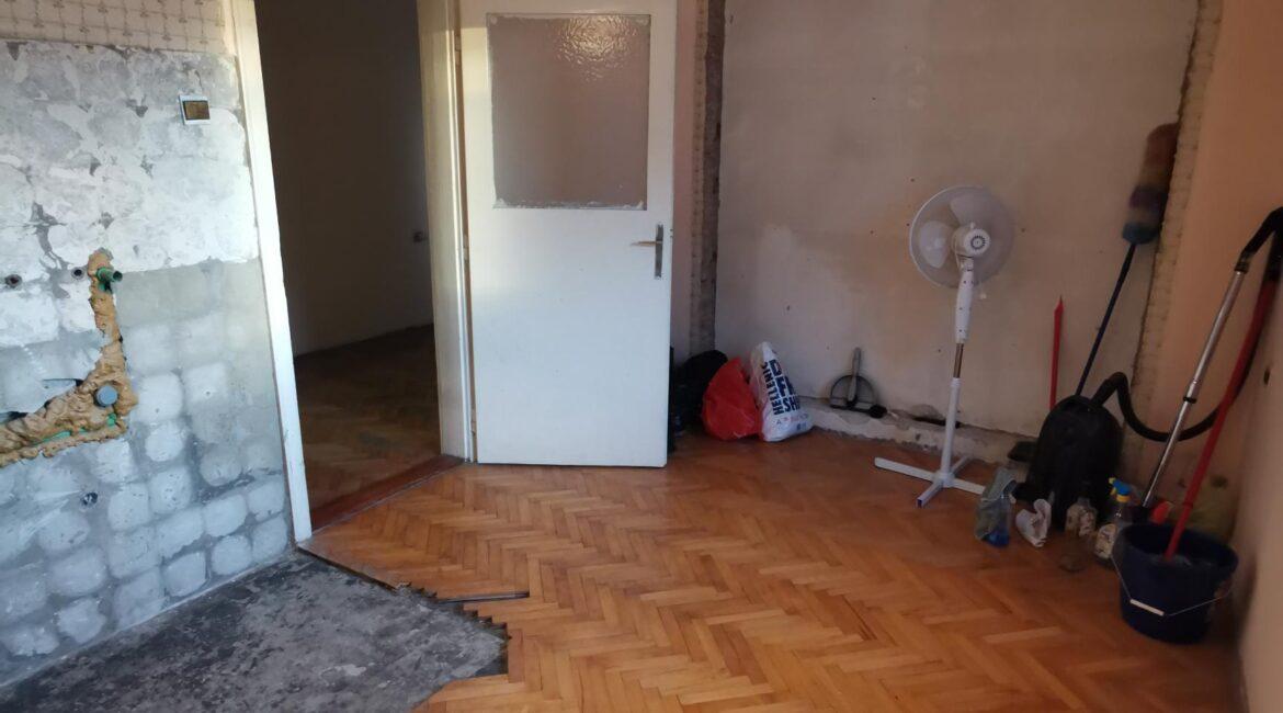 Prodaje se trosoban stan površine 83m2 u strogom centru Šapca