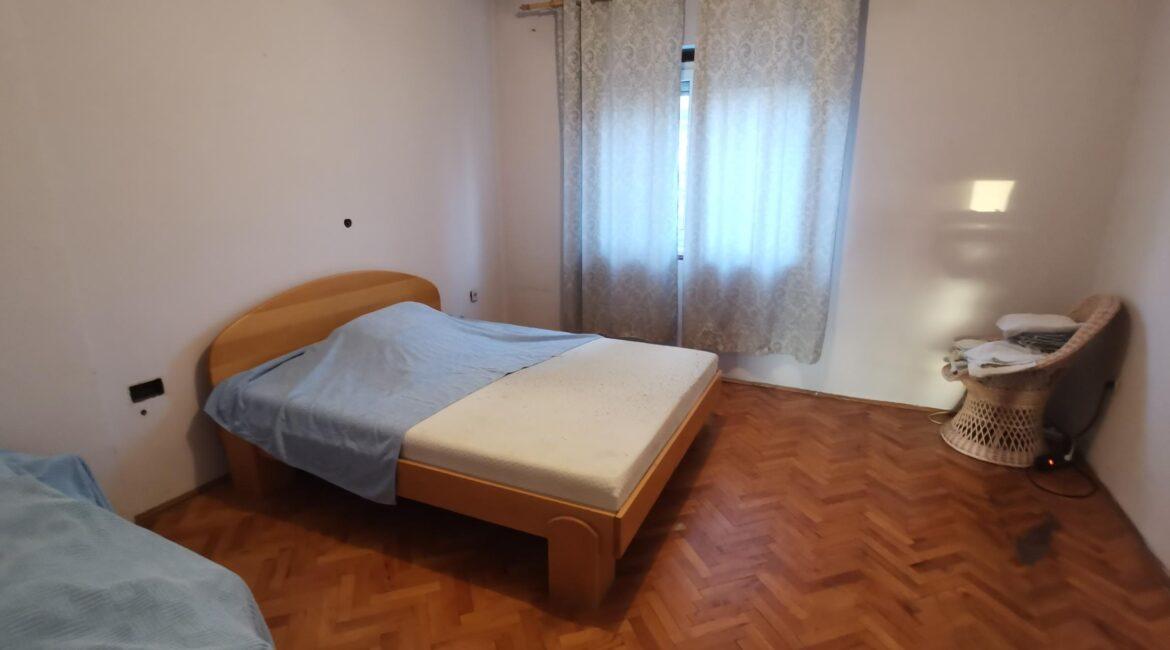 Prodaje se trosoban stan površine 83m2 u strogom centru Šapca