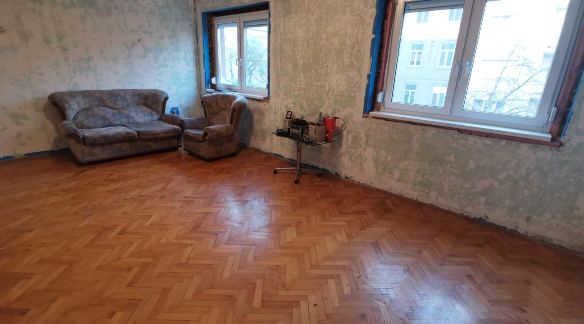 Prodaje se trosoban stan površine 83m2 u strogom centru Šapca