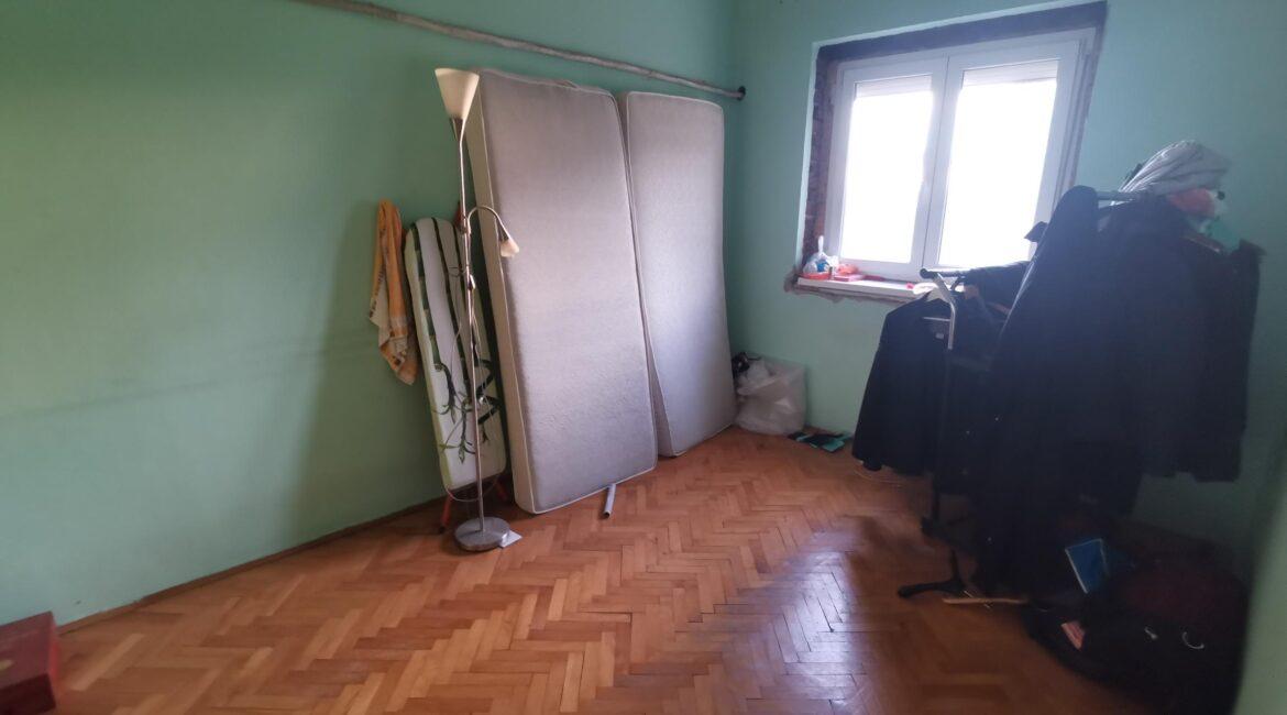 Prodaje se trosoban stan površine 83m2 u strogom centru Šapca