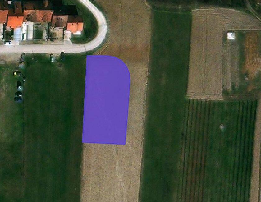 Parcela površine od 1337m2 namenjena za izgradnju stambenog objekta za kolektivno stanovanje-Letnjikovac