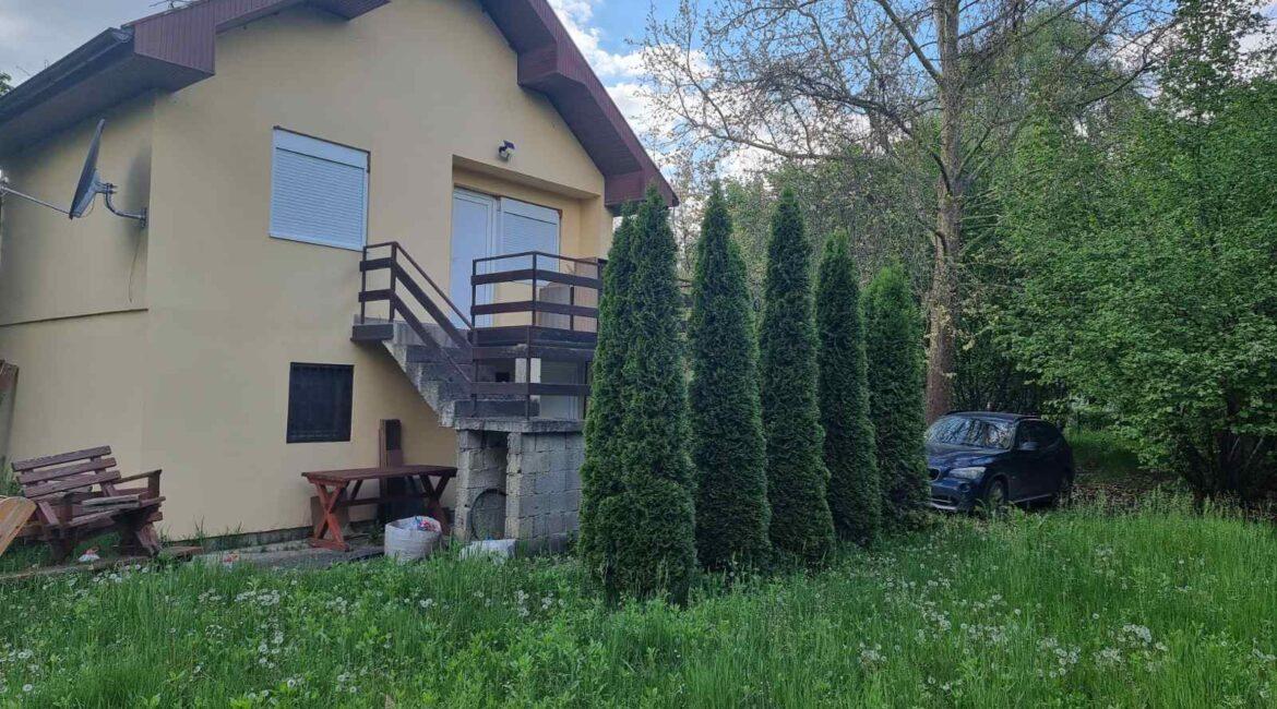 Vikendica površine od 60m2 na placu od 14 ari na reci Drini-Crna Bara