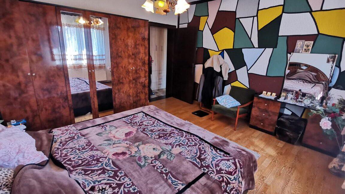 Prodaje se Kuća površine od 219m2 na placu od 5,42 ara-Šabac