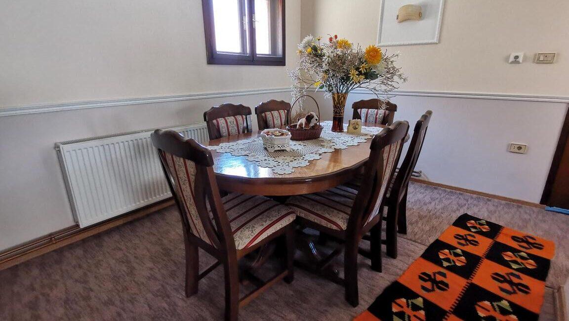 Prodaje se Kuća površine od 219m2 na placu od 5,42 ara-Šabac