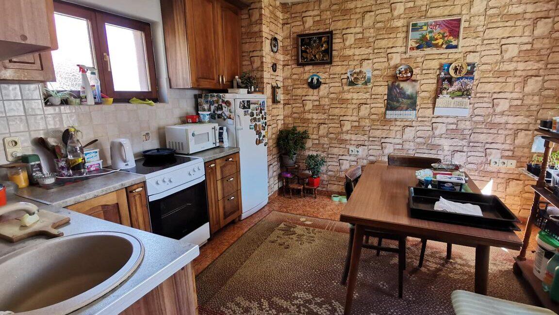 Prodaje se Kuća površine od 219m2 na placu od 5,42 ara-Šabac