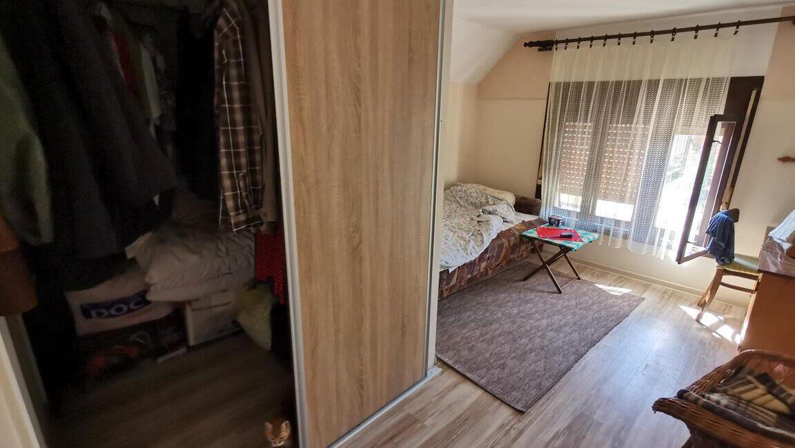 Prodaje se Kuća površine od 219m2 na placu od 5,42 ara-Šabac