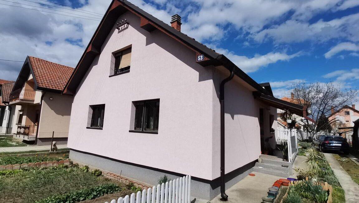 Prodaje se Kuća površine od 219m2 na placu od 5,42 ara-Šabac