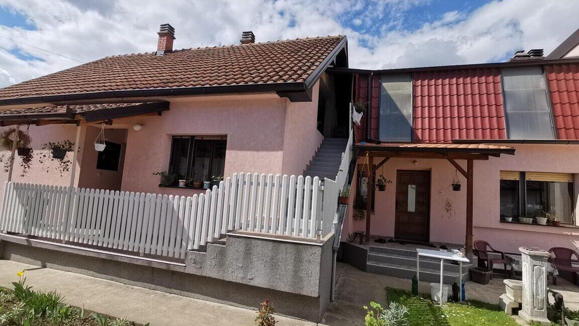 Prodaje se Kuća površine od 219m2 na placu od 5,42 ara-Šabac