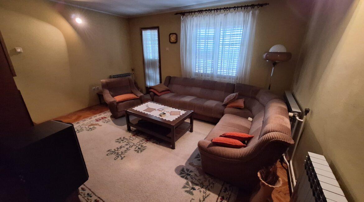 Poslovno-stambeni prostor ukupne površine od 315m2 u ulici Vojvode Mišića u Šapcu