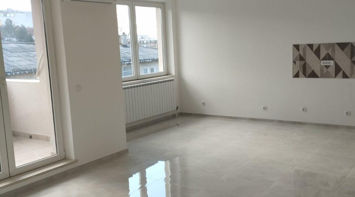 Na prodaju lux dvosoban stan površine 78m2- Loznica, centar