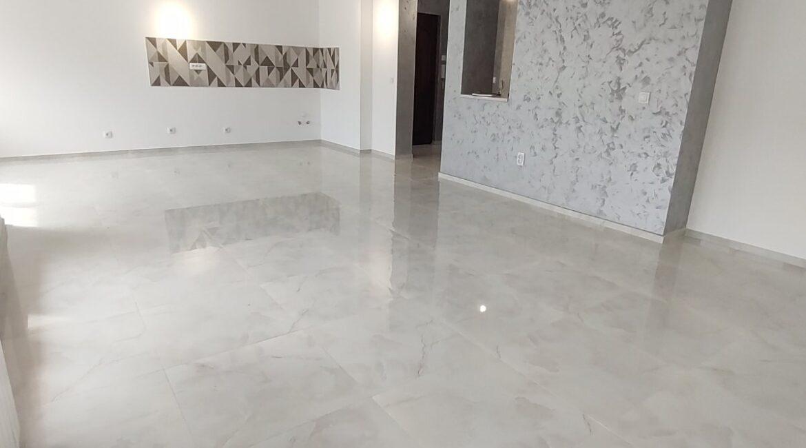 Na prodaju lux dvosoban stan površine 78m2- Loznica, centar