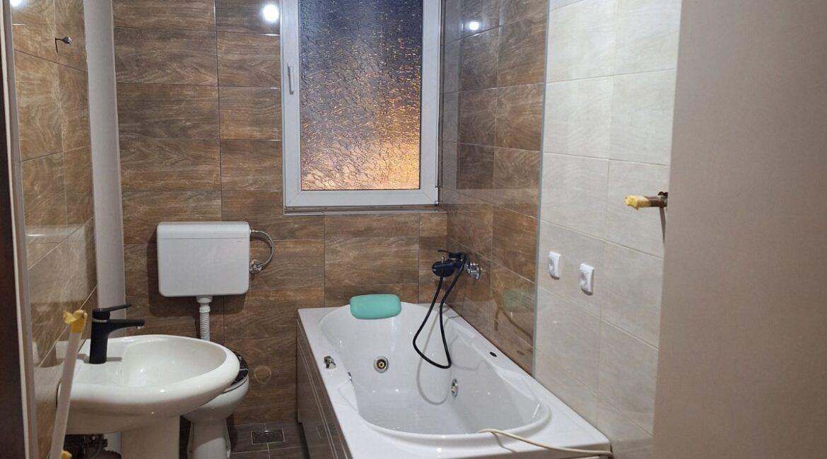 Na prodaju lux dvosoban stan površine 78m2- Loznica, centar