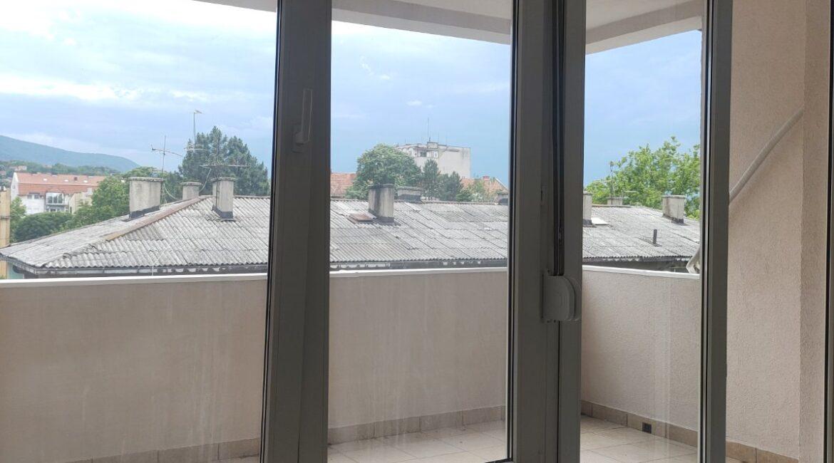 Na prodaju lux dvosoban stan površine 78m2- Loznica, centar