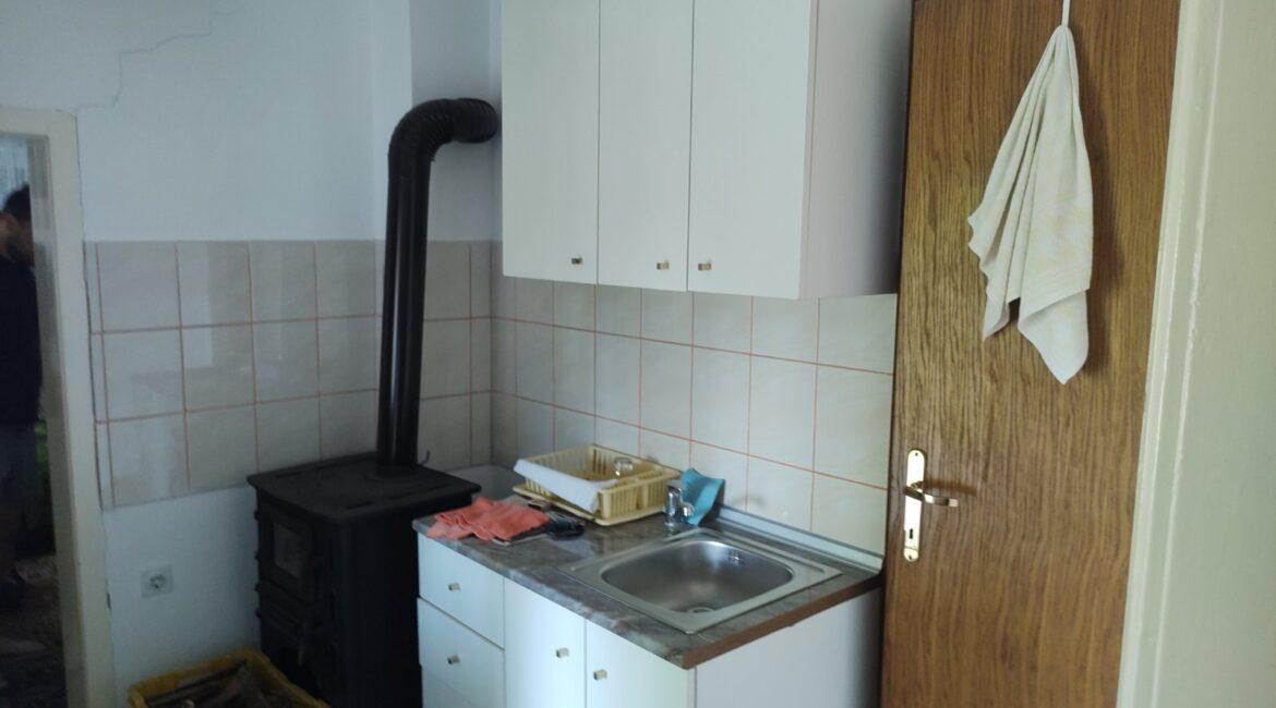 Na prodaju  kuća površine 50m2 na  parceli od 1,5ha  u Lešnici, Loznica