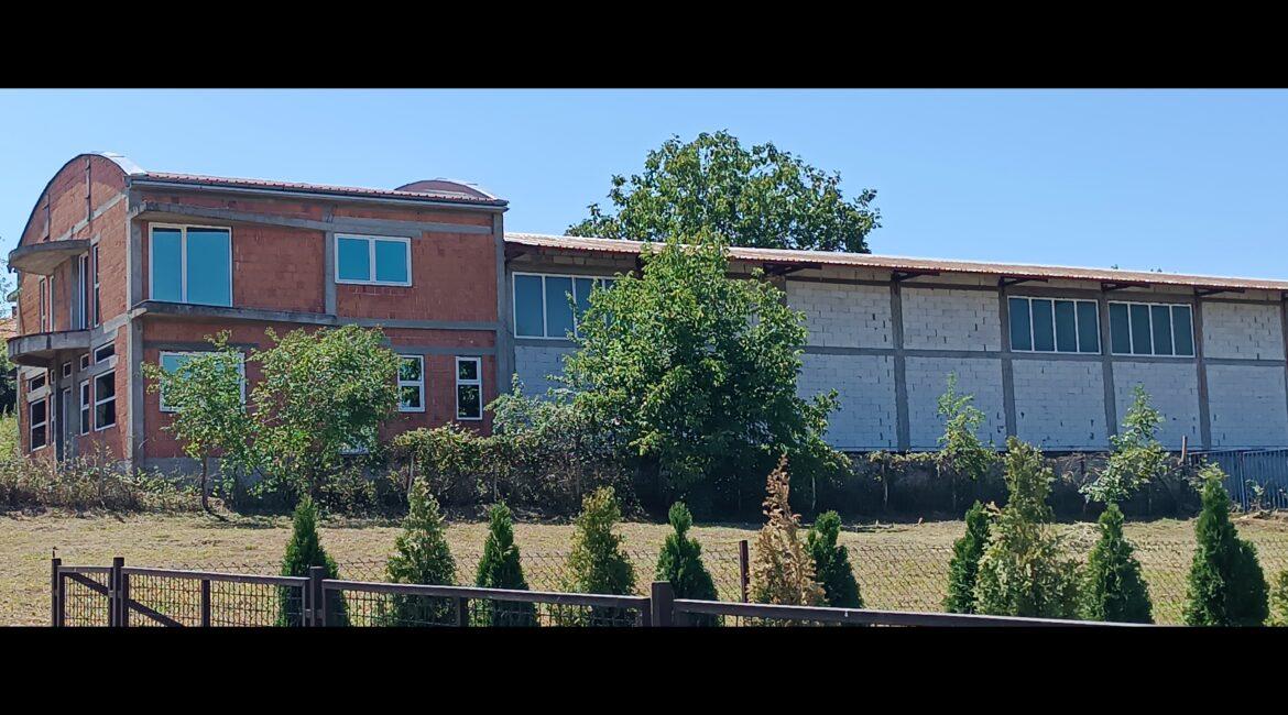 Poslovno-proizvodni objekti ukupne površine od 837m2+TRAFO STANICA OD 265KW-Lazarevac