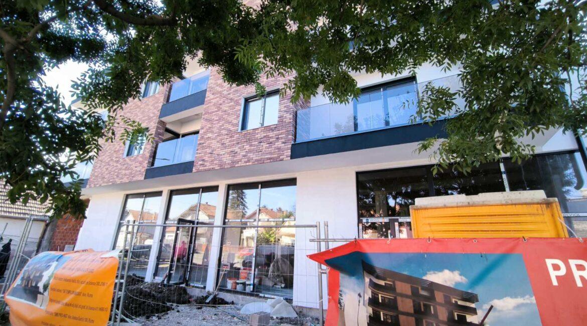 Lokal površine od 356m2 u sklopu poslovno-stambenog objekta-Sremska Mitrovica