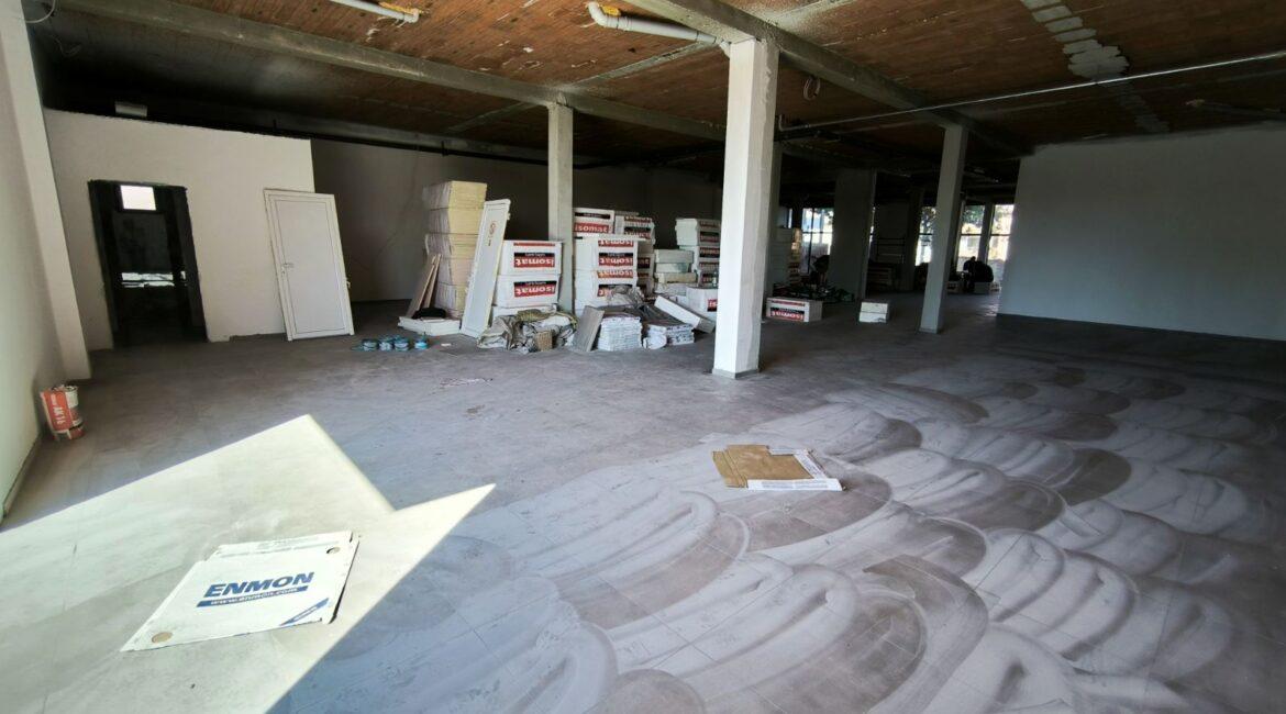 Lokal površine od 356m2 u sklopu poslovno-stambenog objekta-Sremska Mitrovica