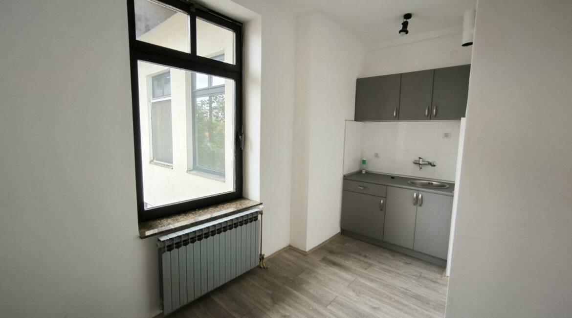 Izdaju se u zakup 4 stambene jedinice od po 50m2 za smeštaj radnika-Šabac