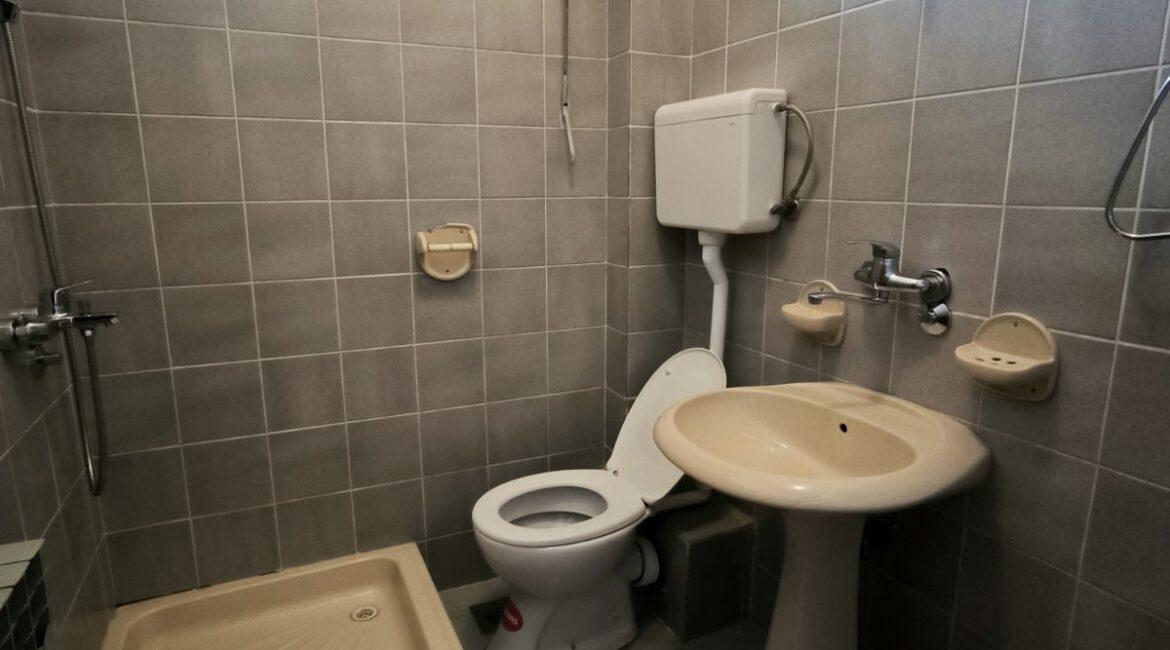 Izdaju se u zakup 4 stambene jedinice od po 50m2 za smeštaj radnika-Šabac