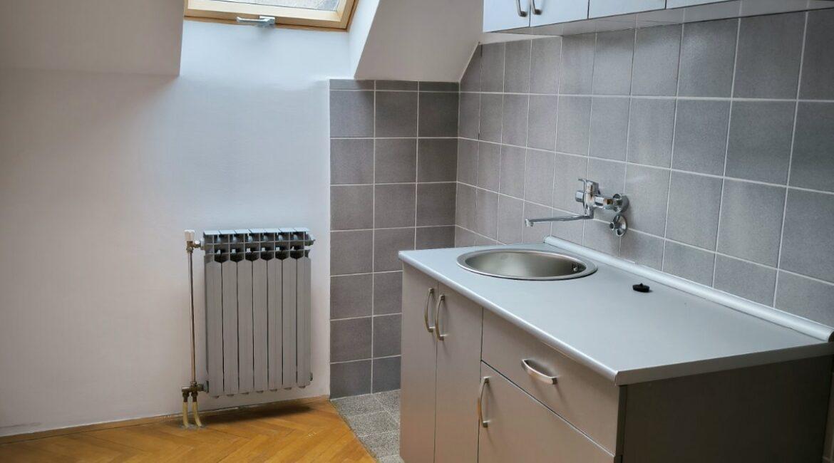 Izdaju se u zakup 4 stambene jedinice od po 50m2 za smeštaj radnika-Šabac