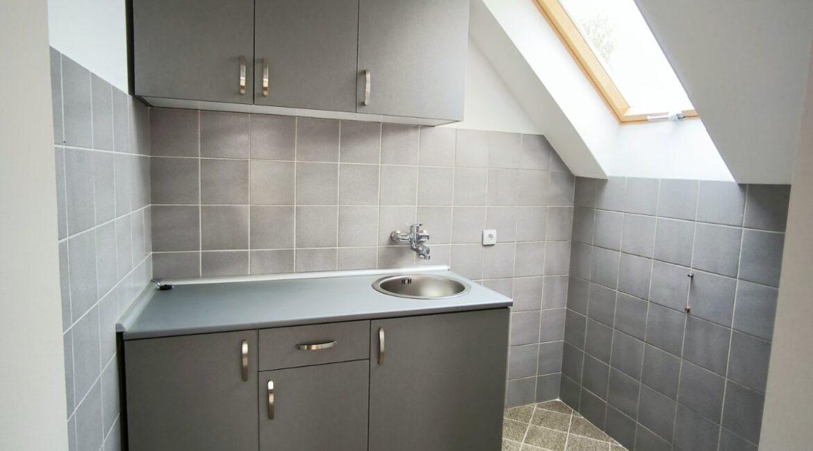 Izdaju se u zakup 4 stambene jedinice od po 50m2 za smeštaj radnika-Šabac