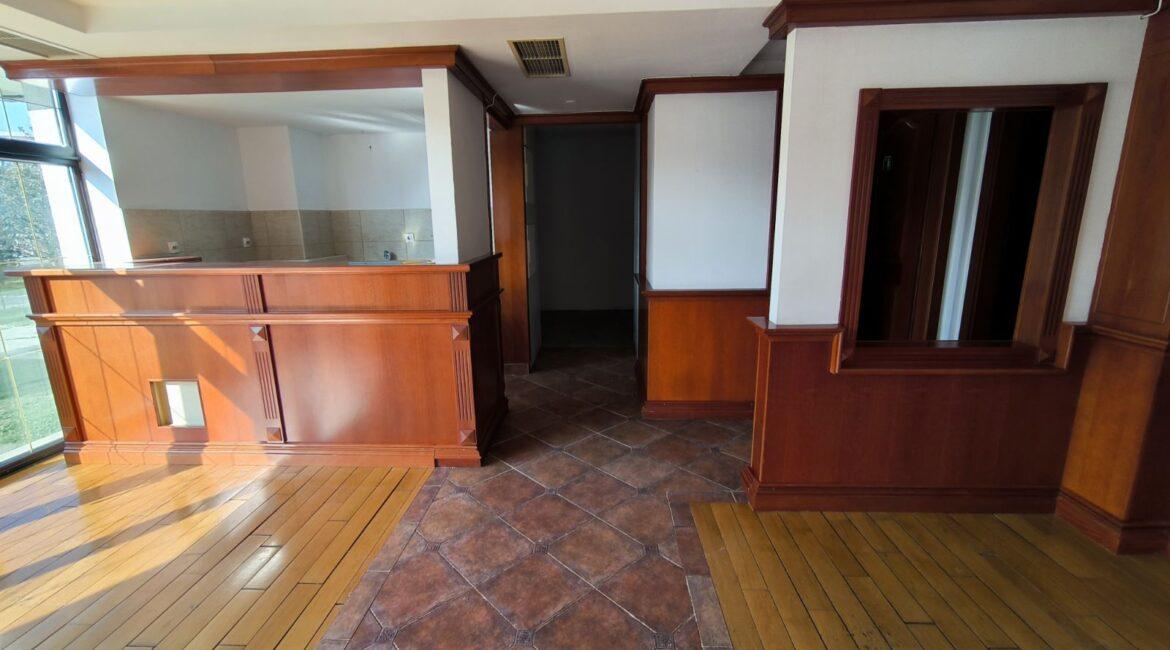 Izdaje se u zakup lokal površine od 231m2 na atraktivnoj lokaciji u Šapcu!