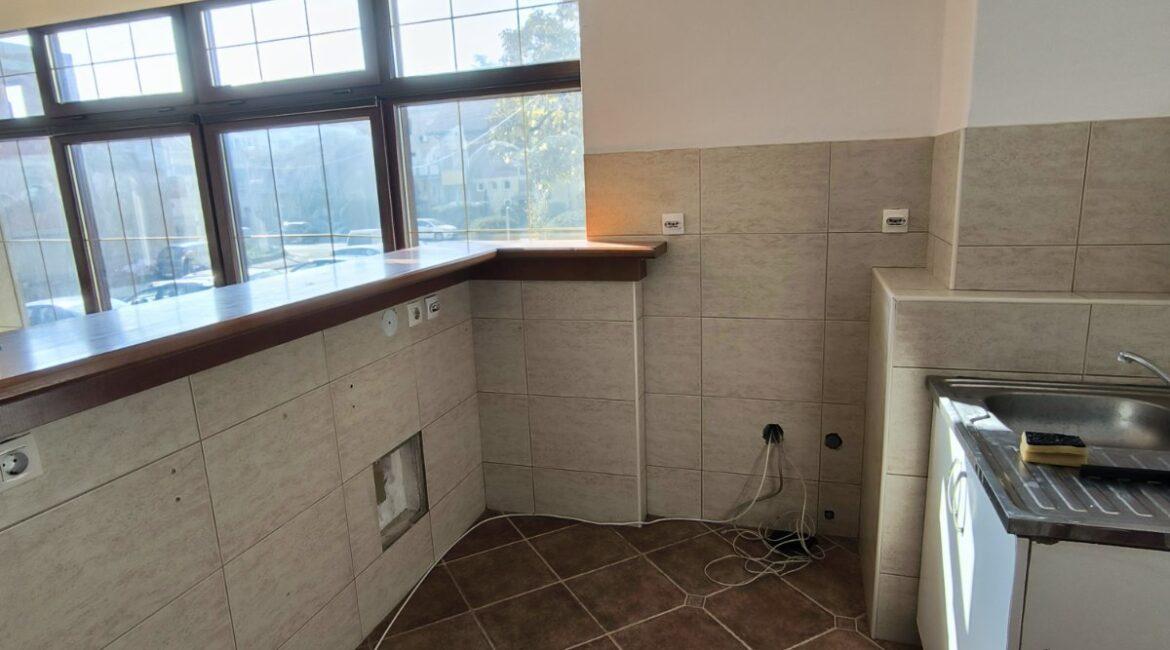 Izdaje se u zakup lokal površine od 231m2 na atraktivnoj lokaciji u Šapcu!