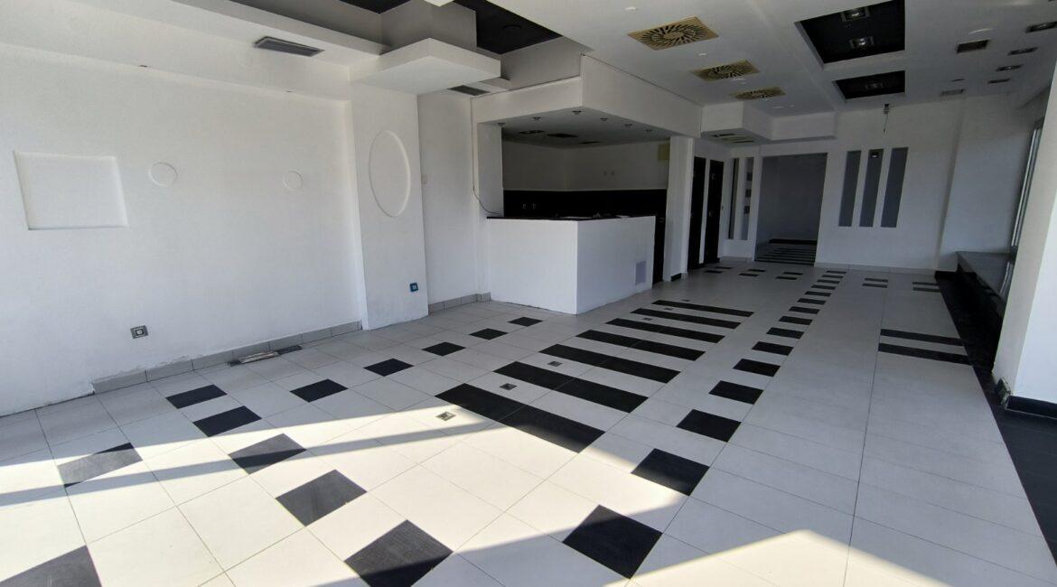 Izdaje se u zakup lokal površine od 231m2 na atraktivnoj lokaciji u Šapcu!