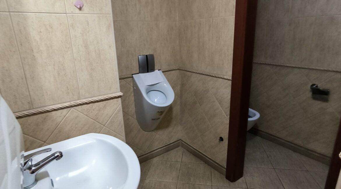 Izdaje se u zakup lokal površine od 231m2 na atraktivnoj lokaciji u Šapcu!