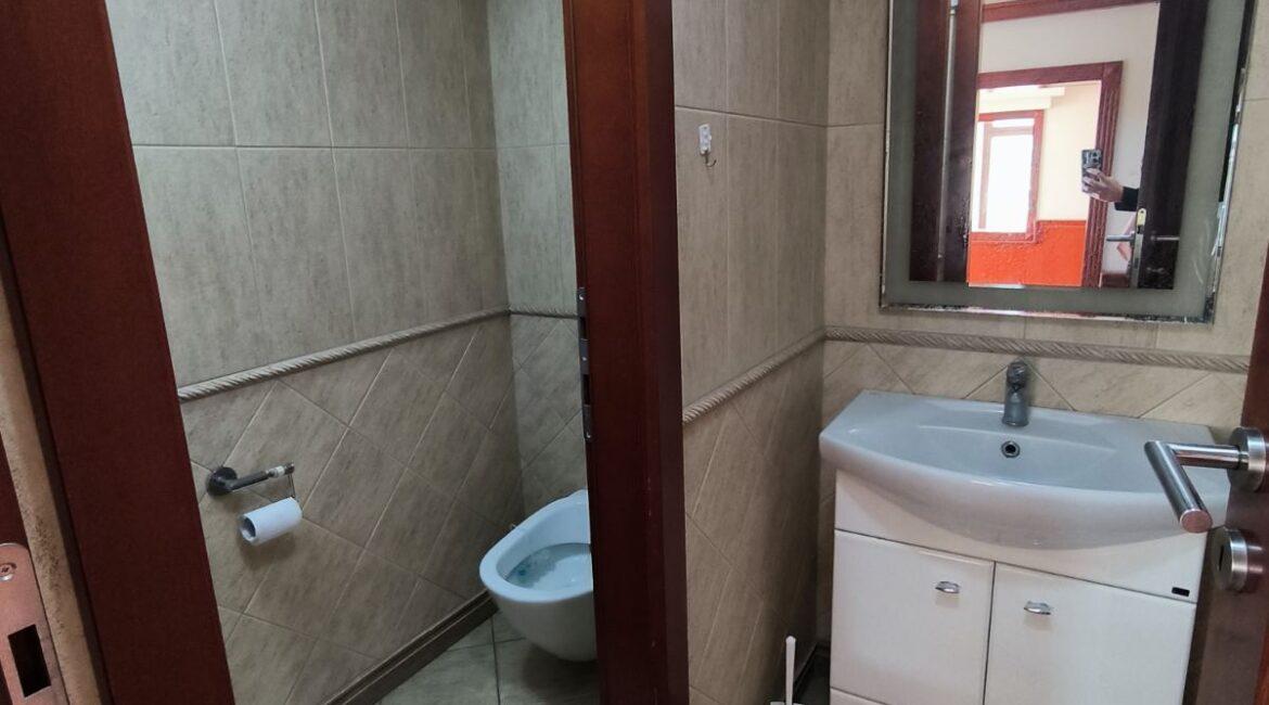 Izdaje se u zakup lokal površine od 231m2 na atraktivnoj lokaciji u Šapcu!