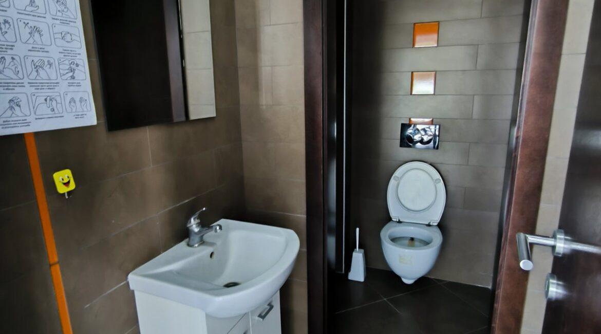 Izdaje se u zakup lokal površine od 231m2 na atraktivnoj lokaciji u Šapcu!