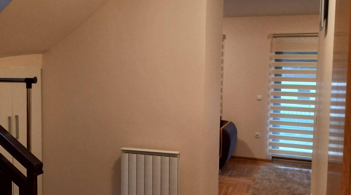 Prodaje se apartman – dupleks površine 68m2 u okviru Zlatiborskih Konaka – Zlatibor