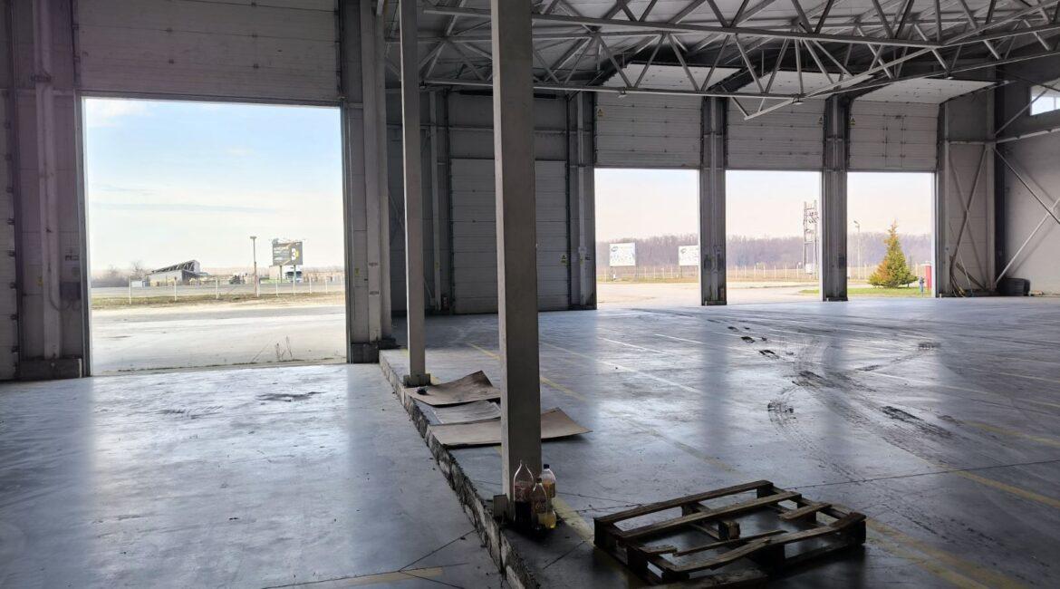 Prodaje se hala /proizvodno-magacinski prostor/ površine 4.724m2 na parceli od 10907m2-Klenak