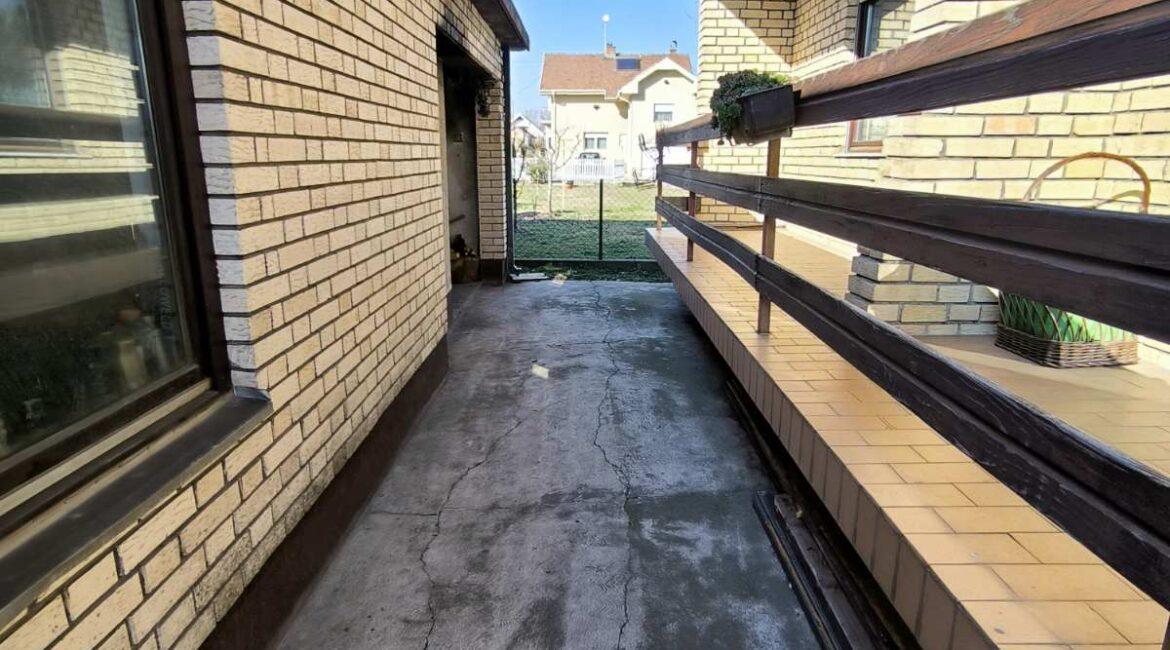Porodična kuća površine 189m2 + garaža na placu od 314m2-Majur,Šabac-PREPORUKA!