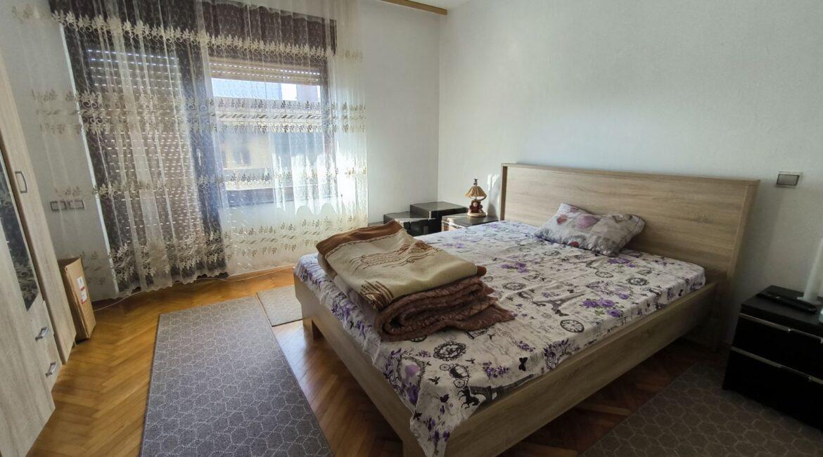 Porodična kuća površine 189m2 + garaža na placu od 314m2-Majur,Šabac-PREPORUKA!