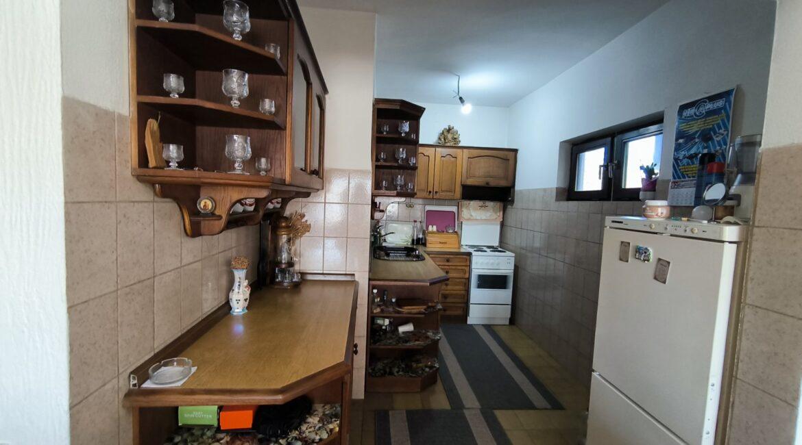 Porodična kuća površine 189m2 + garaža na placu od 314m2-Majur,Šabac-PREPORUKA!