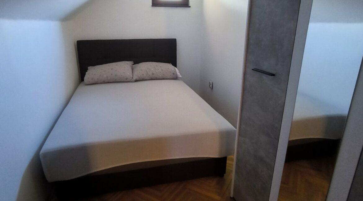 Porodična kuća površine 189m2 + garaža na placu od 314m2-Majur,Šabac-PREPORUKA!