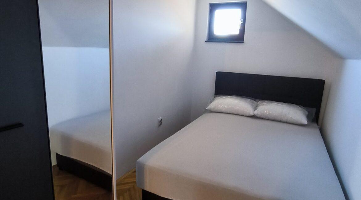 Porodična kuća površine 189m2 + garaža na placu od 314m2-Majur,Šabac-PREPORUKA!
