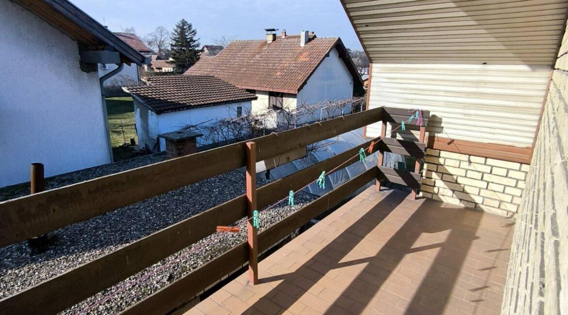 Porodična kuća površine 189m2 + garaža na placu od 314m2-Majur,Šabac-PREPORUKA!