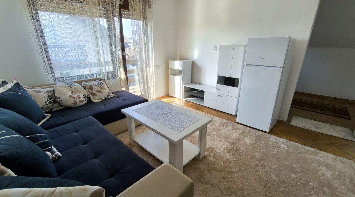 Porodična kuća površine 189m2 + garaža na placu od 314m2-Majur,Šabac-PREPORUKA!