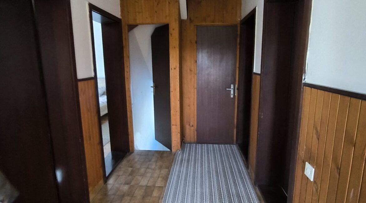 Porodična kuća površine 189m2 + garaža na placu od 314m2-Majur,Šabac-PREPORUKA!
