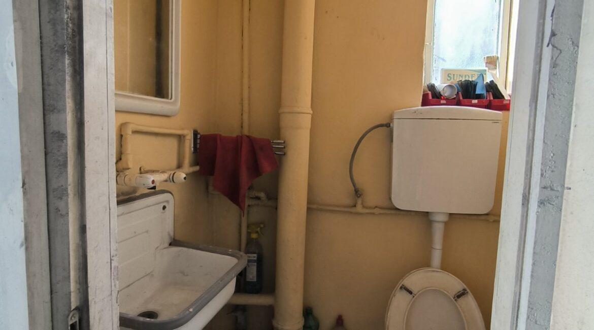 Kuća površine 272m2 sa pomoćnim objektom od 26m2 na placu od 2,71 ara-Šabac,naselje Čavić