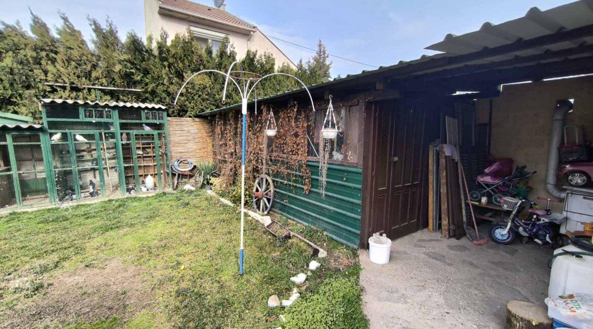 Kuća površine 272m2 sa pomoćnim objektom od 26m2 na placu od 2,71 ara-Šabac,naselje Čavić